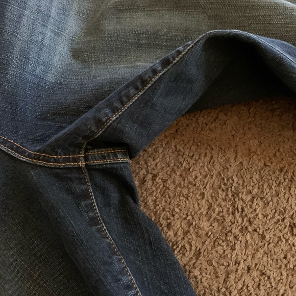 Beautiful Torrid Jeans size 16 - Picture 4 of 7